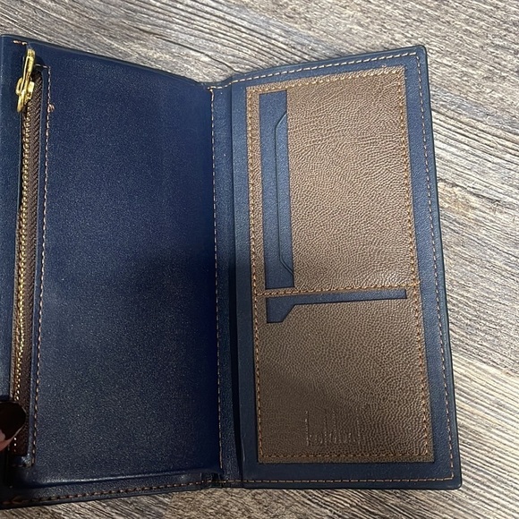 Wallet - Picture 4 of 5